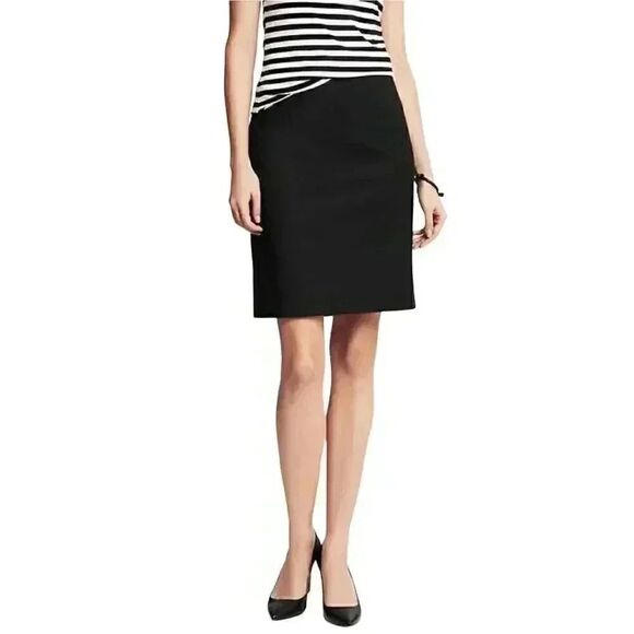 Banana Republic Women's Black Lightweight Wool/Poly/Spandex Lined Pencil Straigh - Picture 1 of 13